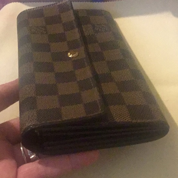 Authentic Louis Vuitton DAMIER large Wallet - Picture 2 of 16